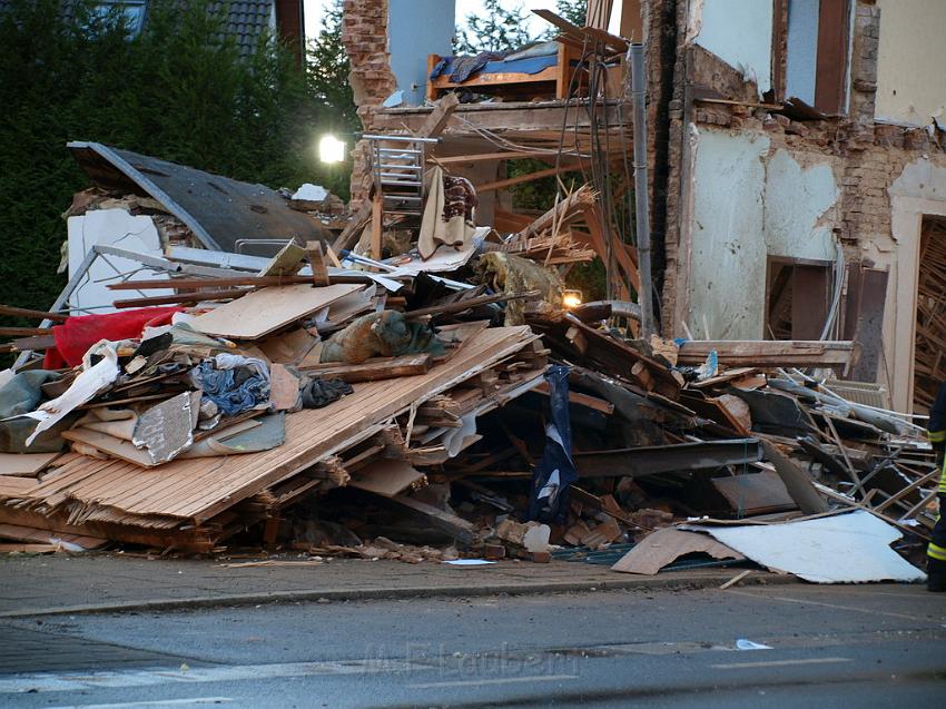 Hausexplosion Bruehl bei Koeln Pingsdorferstr P375.JPG